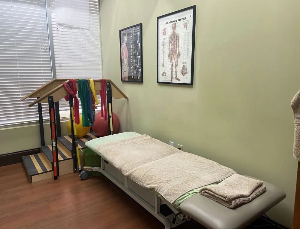 Dr. Kim Health Care -Auto Injury, Ambetter, Chiropractic photo 2