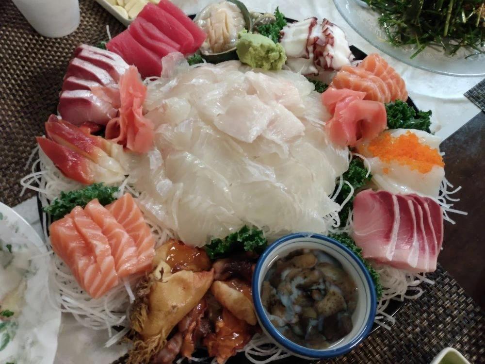 어촌횟집 Fishing Village Sushi Restaurant