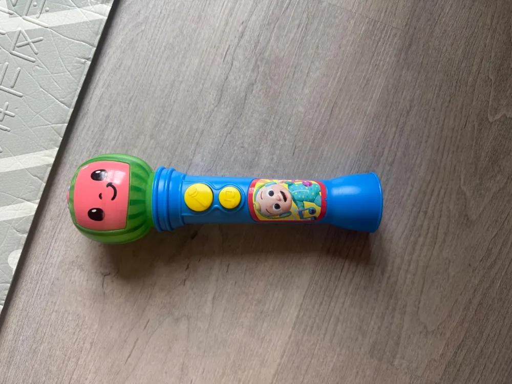 Cocomelon sing mic